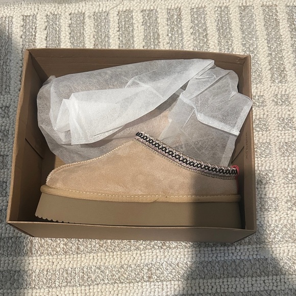 Platform Slip-On Shoes - Picture 3 of 6